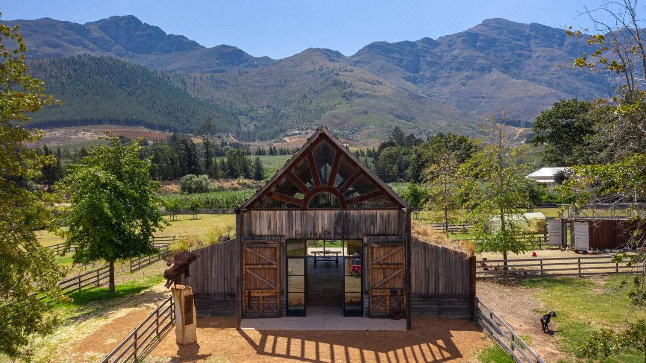 Отель Inspiring Farm Sanctuary And Famous Painting Pig Франсхук Экстерьер фото